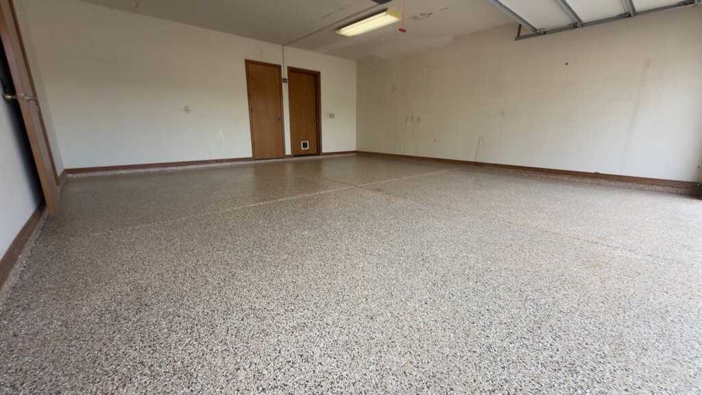 Tan flake epoxy garage finish