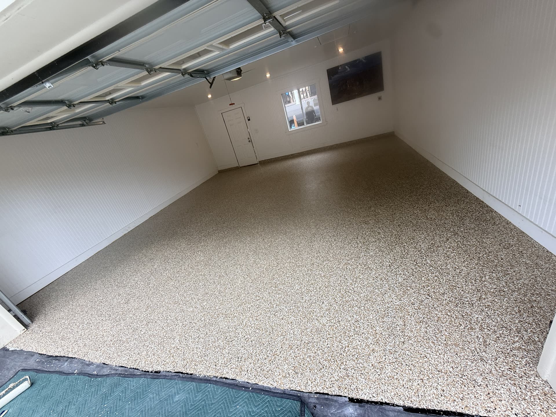 Decorative flake epoxy floor - Salt Lake County
